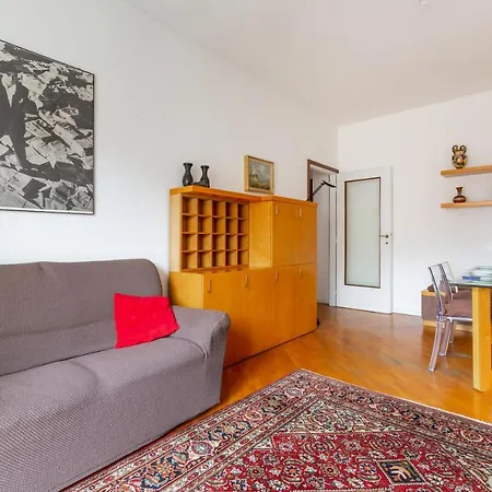 Cozy Lorenteggio Apt Apartment
