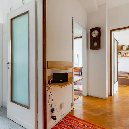 Cozy Lorenteggio Apt * Mailand
