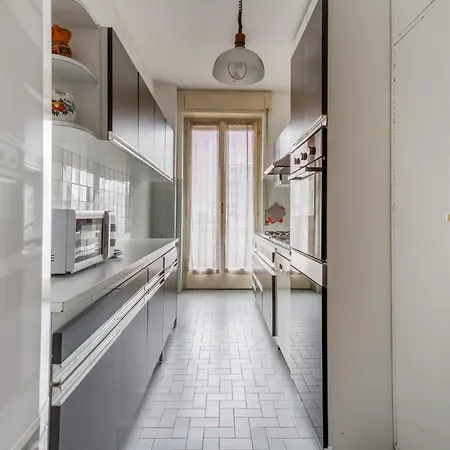 Cozy Lorenteggio Apt Apartment