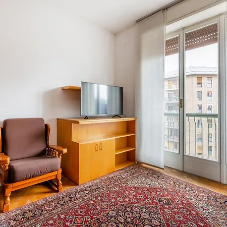 Cozy Lorenteggio Apt