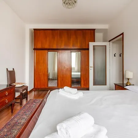 Cozy Lorenteggio Apt * Mailand